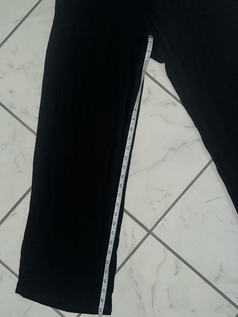 Time and Tru Black Elastic-Waist Relaxed Jogger Pants - Picture 3 of 4